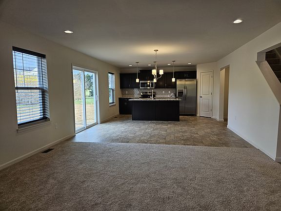 4th image of 118 Rhodolite Ln