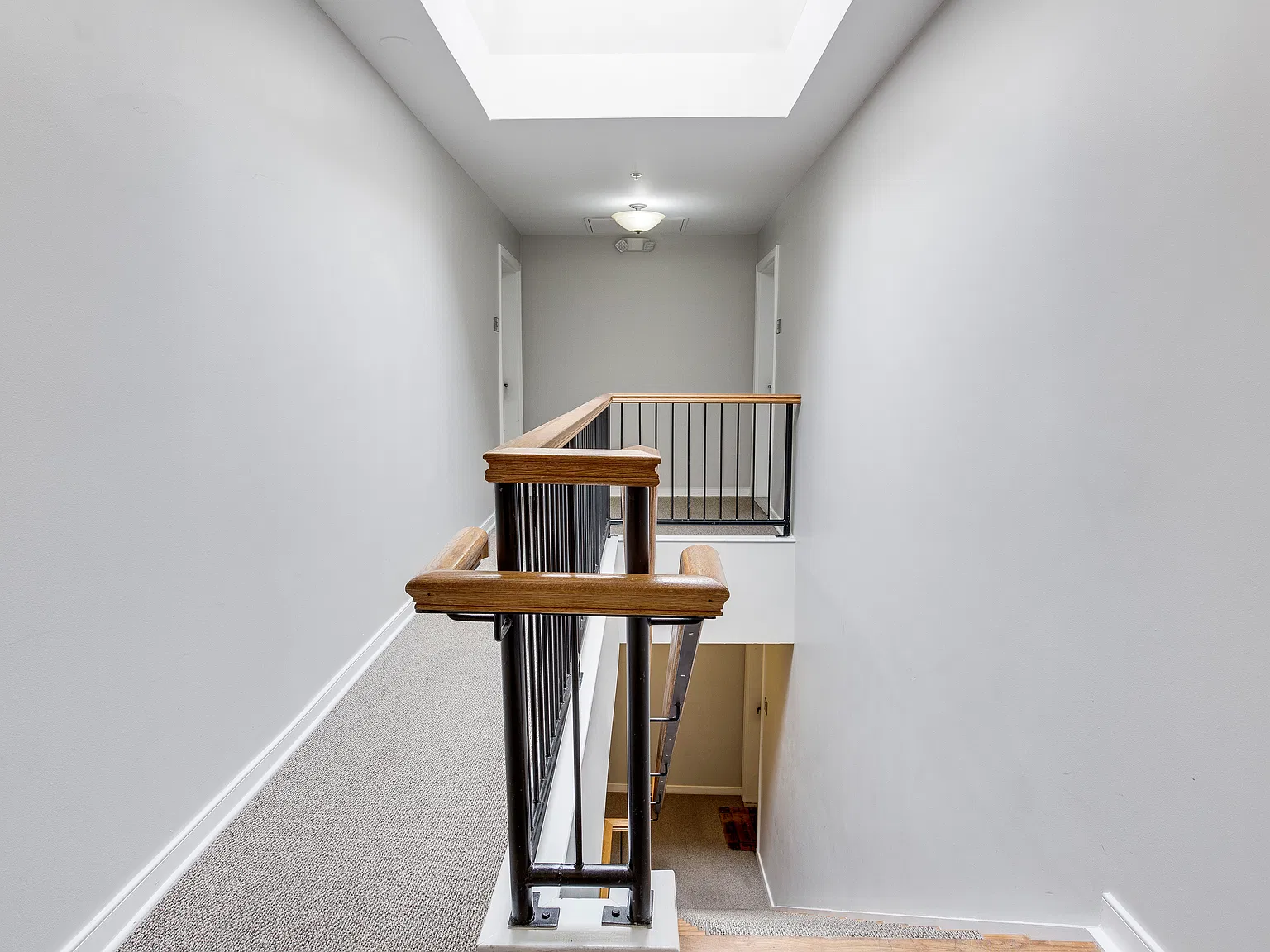 2 bed, 650 sqft, $2,400 — Photo 3