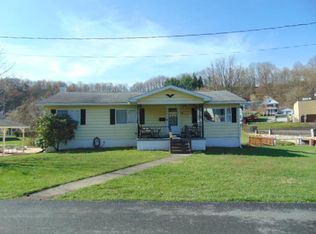 1005 Spring St, Saxton, PA 16678