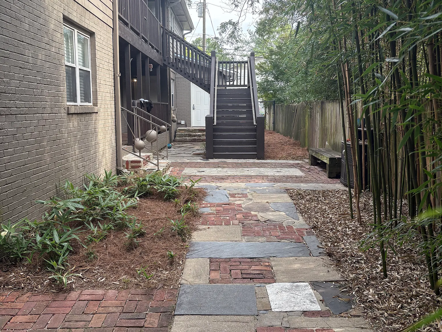 2 bed, 900 sqft, $1,000 — Photo 2