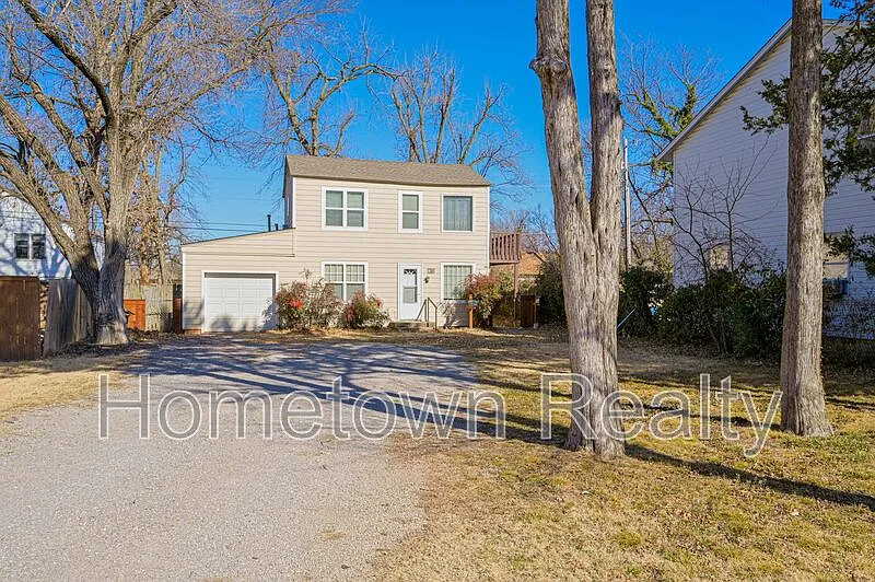 1 bed, 1.0 bath, $695 — Photo 1