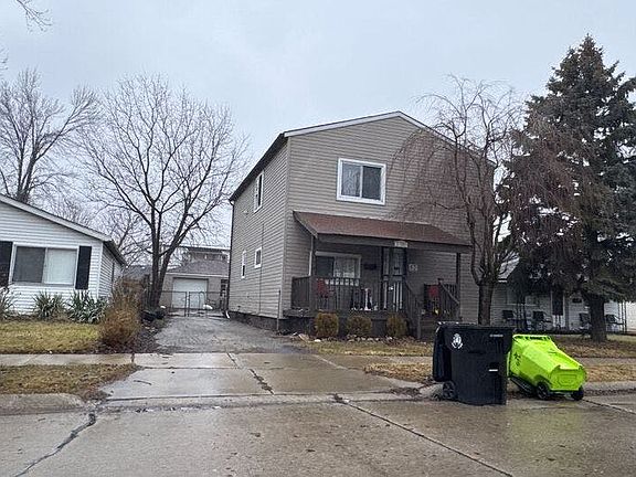 3rd image of 27203 Pinewood St