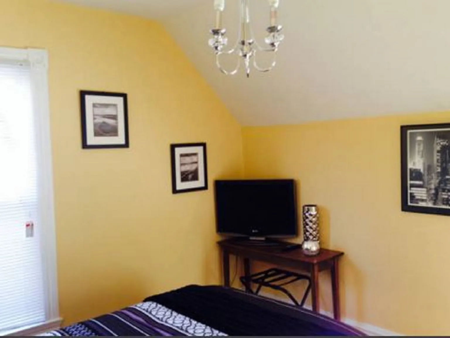 Studio, 400 sqft, $1,050 — Photo 3