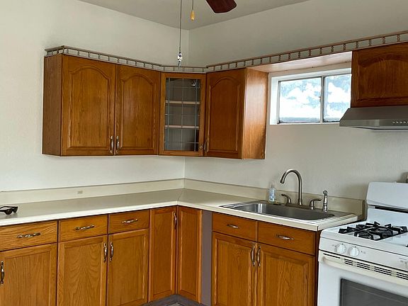 5th image of 3833 Whiteside St #3835