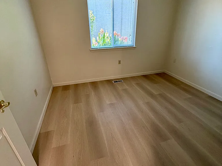 158 Rainier Cir — Photo 9