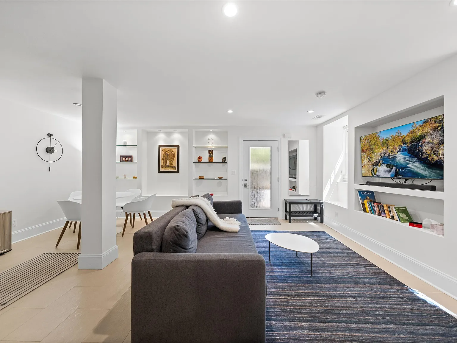 1 bed, 850 sqft, $3,540 — Photo 3