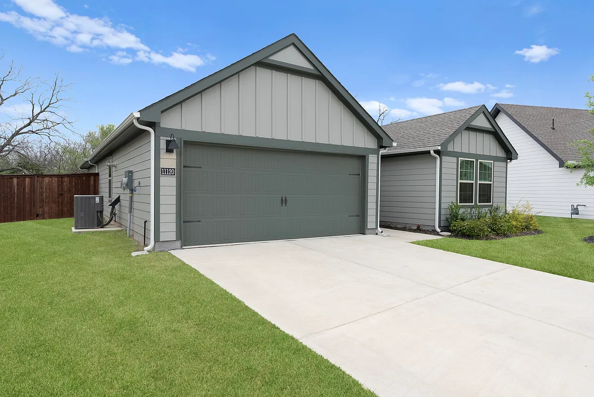 Building Photo - 11120 E Chase Ln