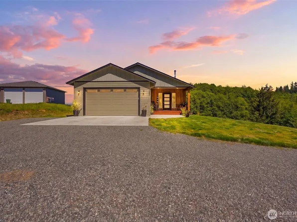 200 Red Hawk Drive, Castle Rock, WA 98611