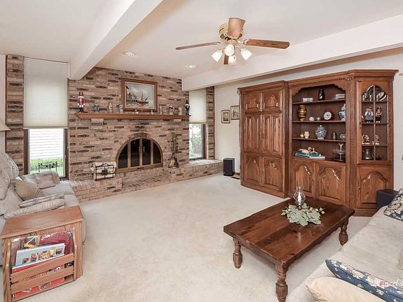 4th image of 4525 Mumford Dr