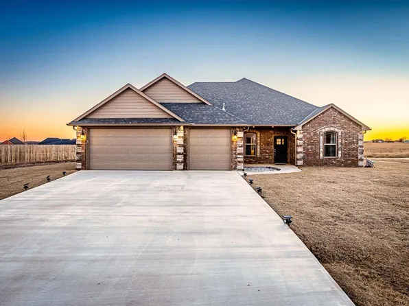 325 NW Mountain Lake Crst, Lawton, OK 73507