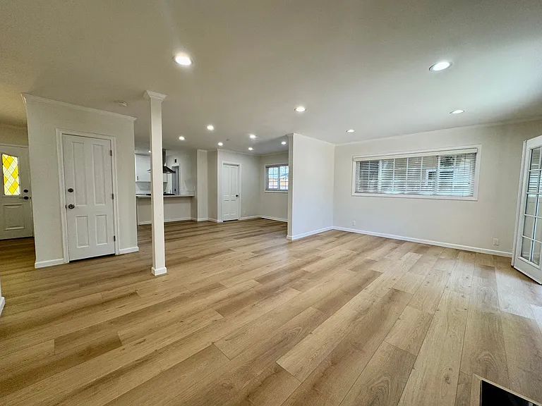 16512 Dearborn St — Photo 5