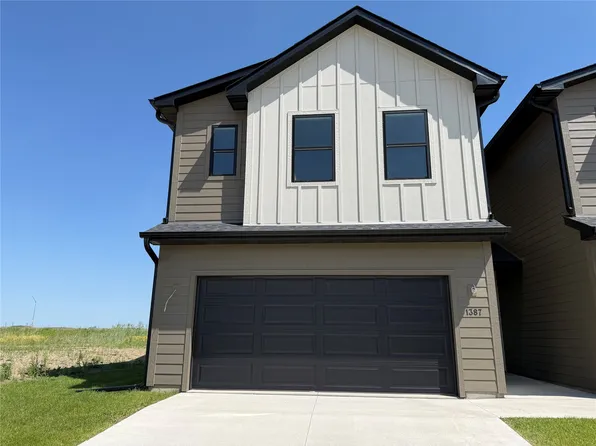 1387 Meadow Rose Pl, Waukee, IA 50263