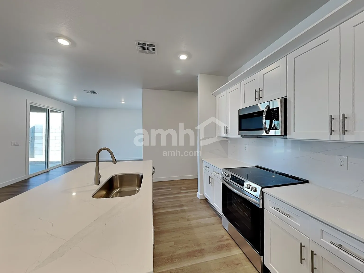 3 bed, 2.0 bath, 1746 sqft, $2,230 — Photo 4