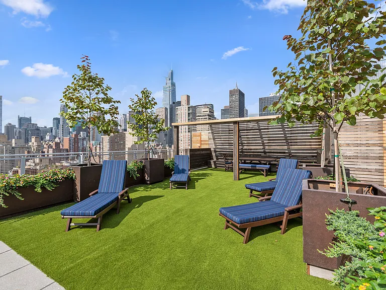 225 E 34th St #7B — Photo 16
