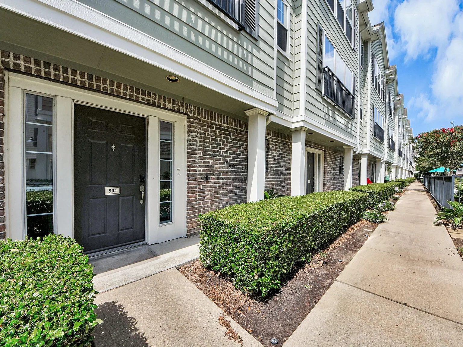 2 bed, 2.5 bath, 1494 sqft, $2,150 — Photo 4