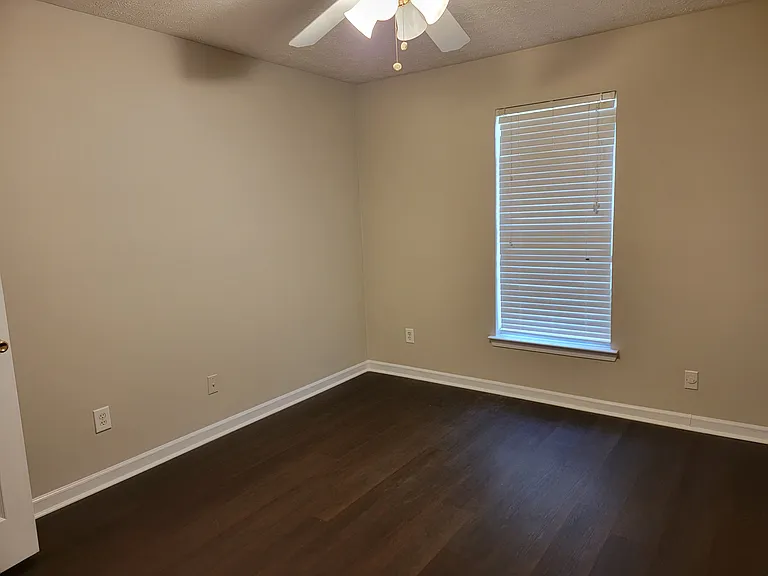 2379 Hillvale Cir — Photo 9