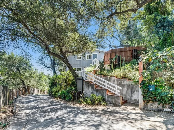 21936 Canon Dr, Topanga, CA 90290