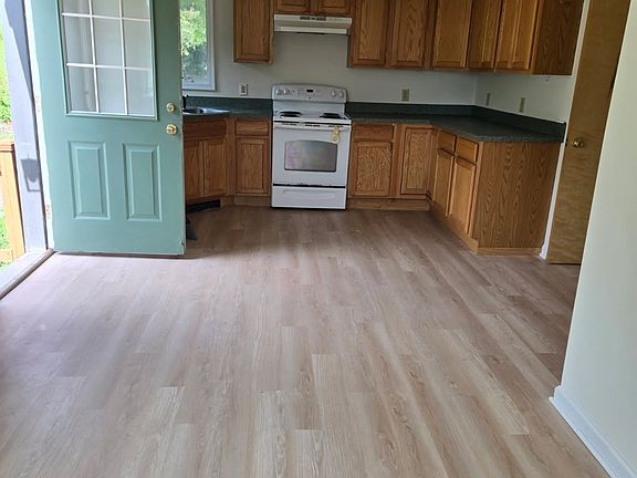 5th image of 155 School Ave #1