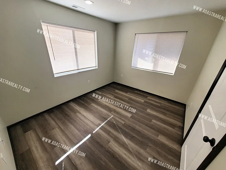 1518 W 26th St — Photo 17