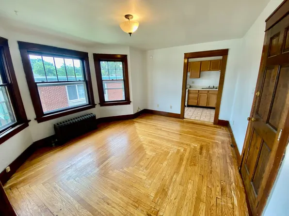 921, 921 W Cross St APT 4, Ypsilanti, MI 48197
