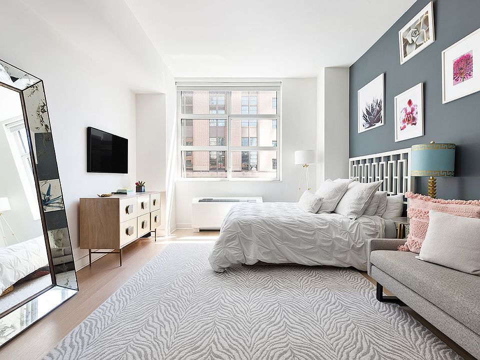 1st image of 500 W 30th St APT 6T