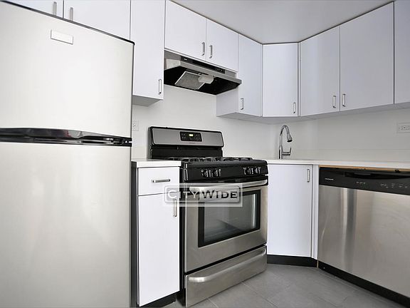 4th image of 405 E 56th St APT 3B