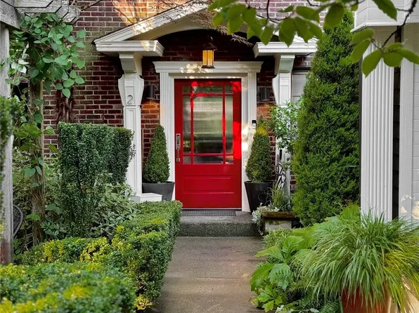 1013 Summit Avenue E #2, Seattle, WA 98102