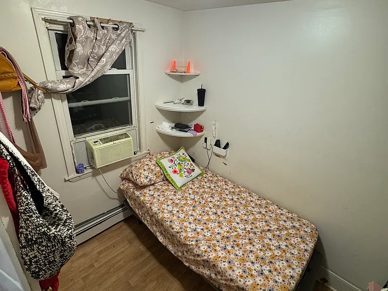 229 London St #2 — Photo 6