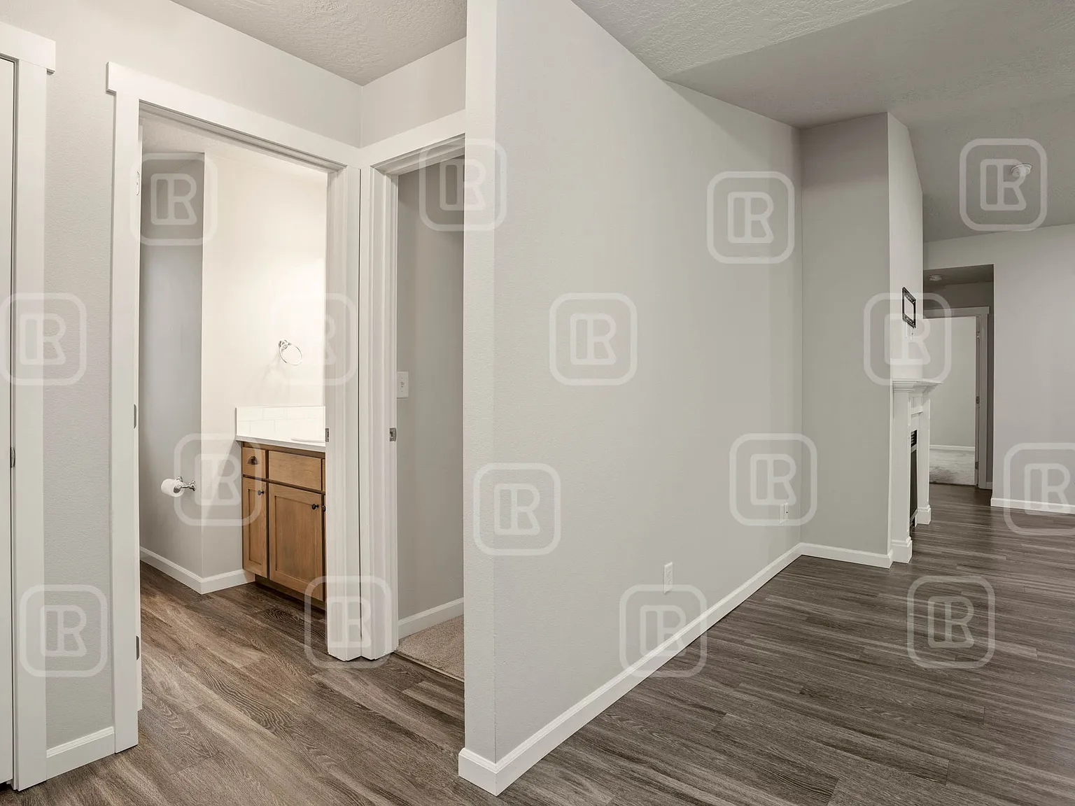 LP - 17020 East Knox Lane - 1 — Photo 2