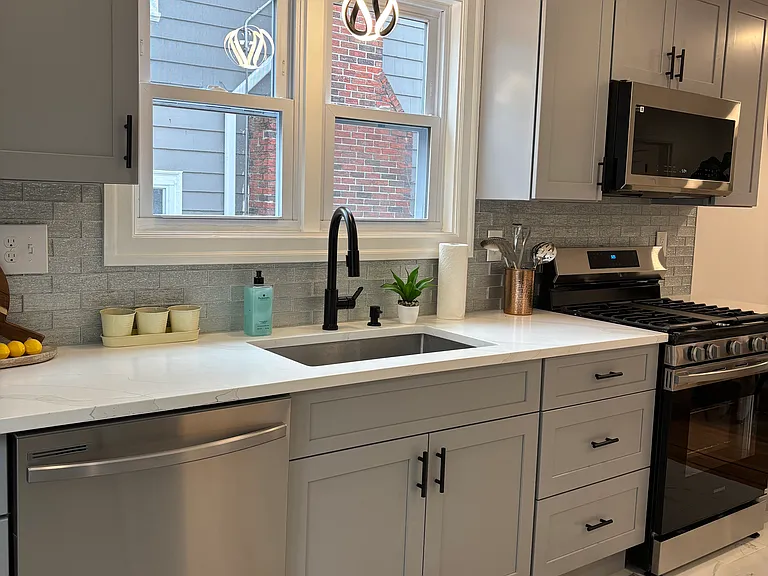 60 Sargent Ave — Photo 2