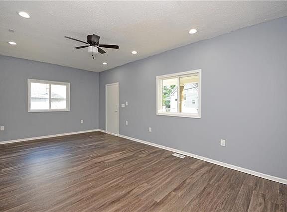 3rd image of 1306 Waverly Ave