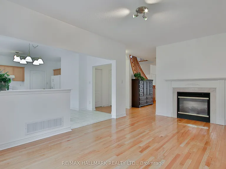 15 Briarglen Rd — Photo 14