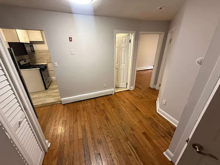 205 Monticello Ave #2E — Photo 2