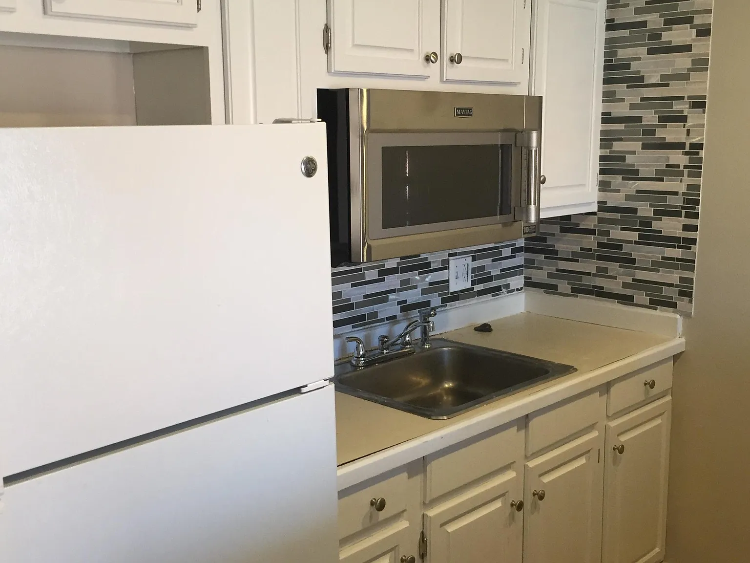 2 bed, 650 sqft, $2,000 — Photo 2