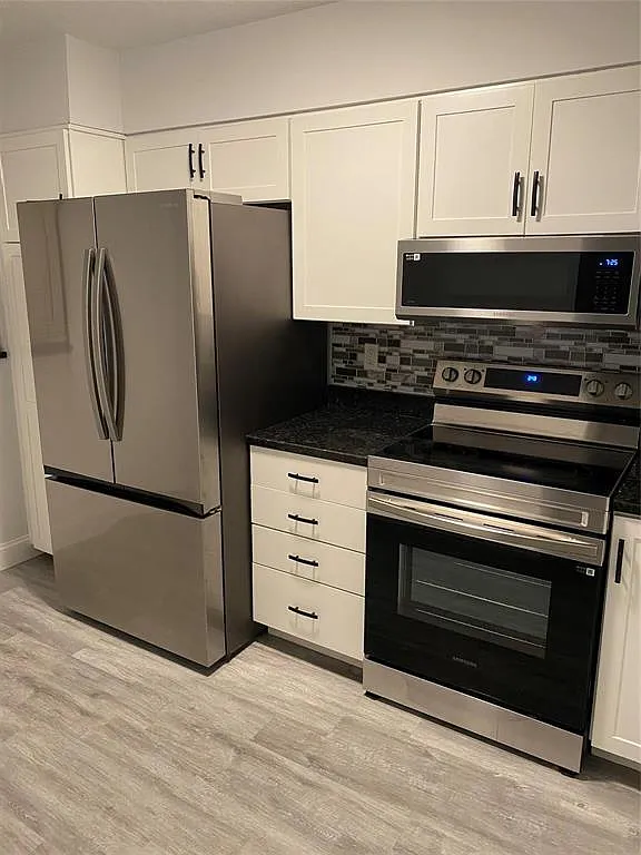 2 bed, 2.0 bath, 920 sqft, $2,600 — Photo 1