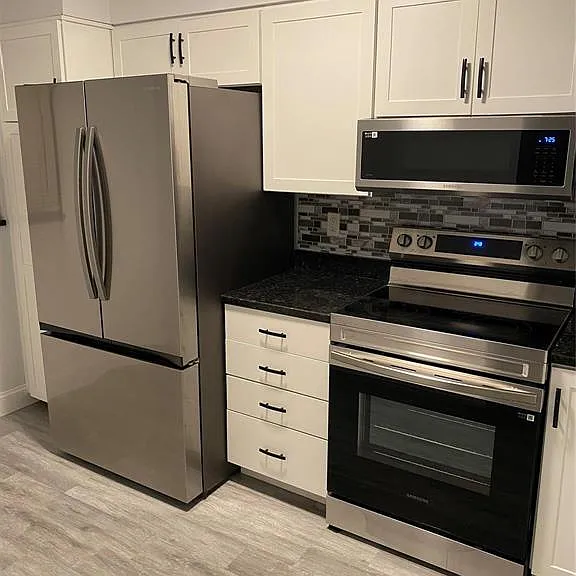 3350 Jaywood Ter #J122 — Photo 1