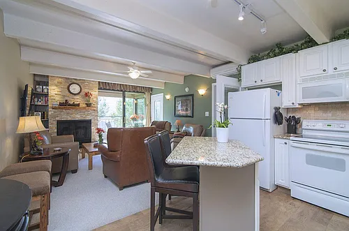 220 E La Bonte St #319 Photo 1