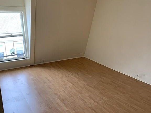 3rd image of 119-121 Elm St #4