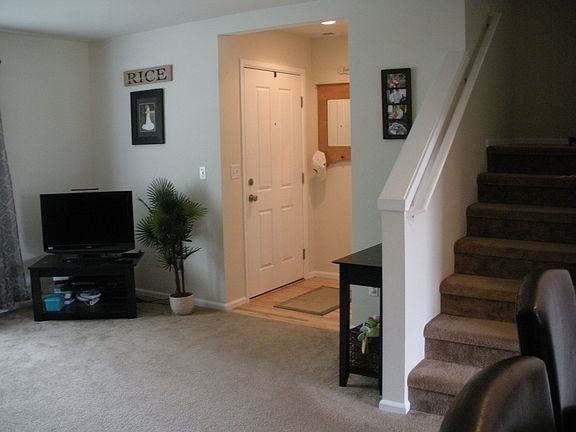 3rd image of 6852 Fresco Dr SE