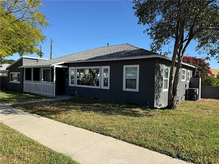 7358 Riverton Ave — Photo 1