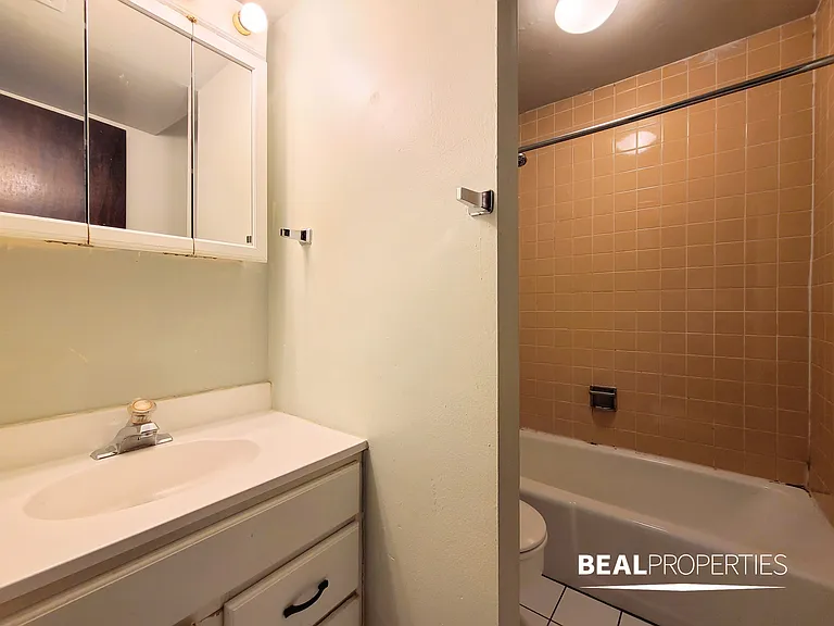1220 North LaSalle Street — Photo 50