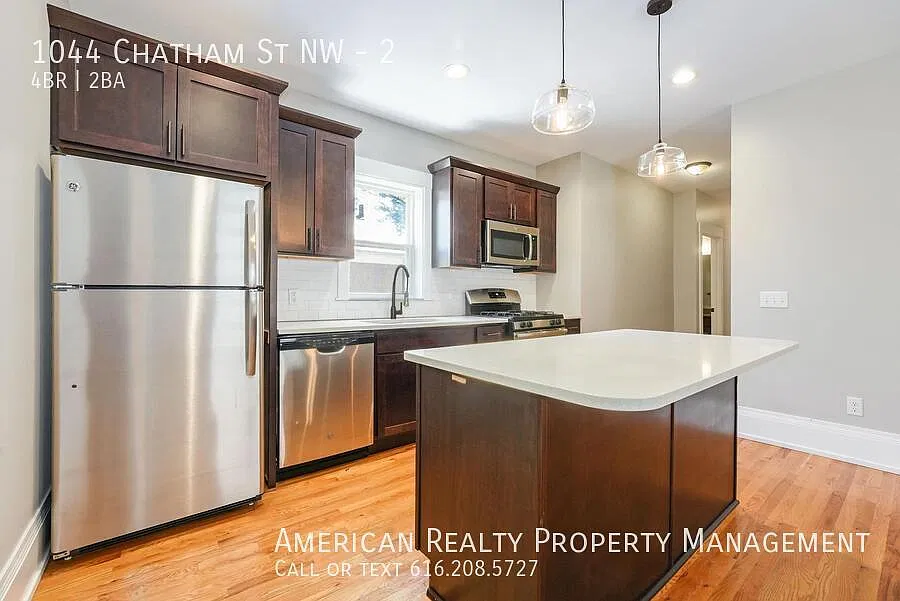 4 bed, 1240 sqft, $2,750 — Photo 2