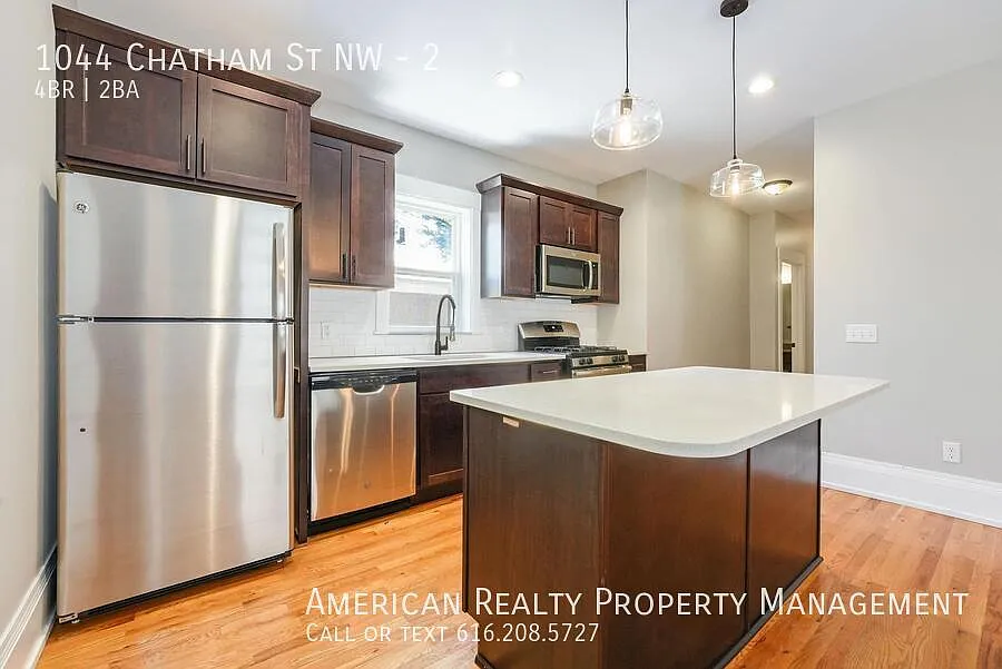 Building Photo - 1044 Chatham St NW #2