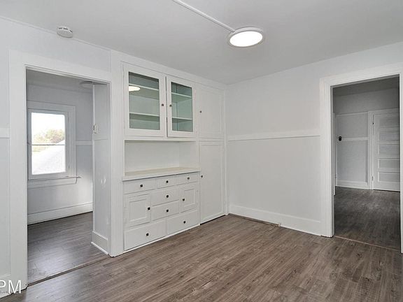 4th image of 1115 Hope St APT C