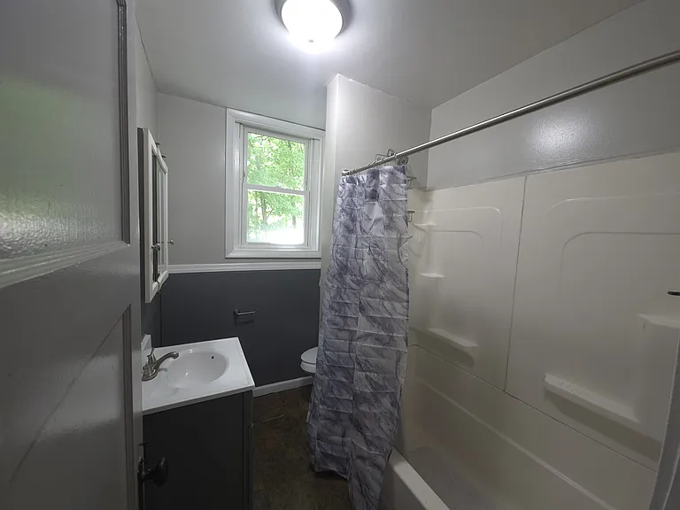 528 Wall Ave #2 — Photo 9