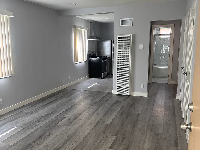 5635 Auckland Ave #1 — Photo 15