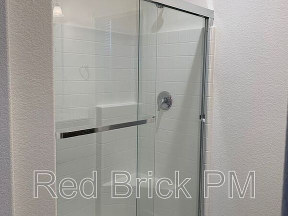 5th image of 821 Tivoli Dr