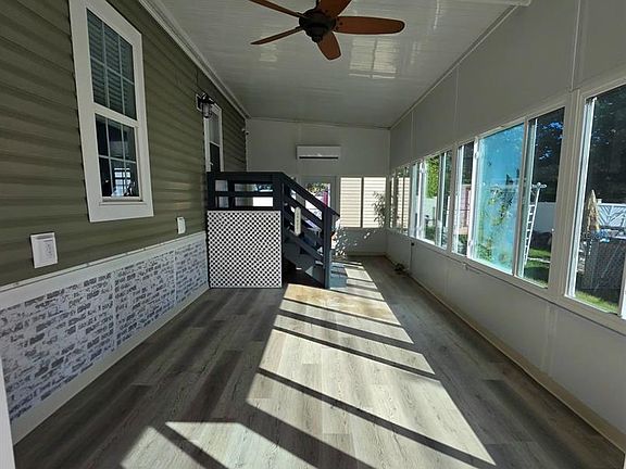 3rd image of 9837 SE 160TH LANE