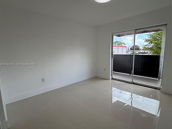 5th image of 1551 W Okeechobee Rd #9