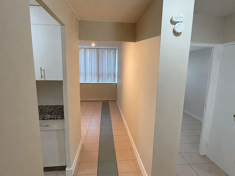 105 Raglan Ave #101 — Photo 8
